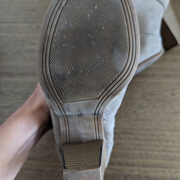 SIZE 7 SHOES - A NEW DAY AND EXPRESS - Picture 11 of 11